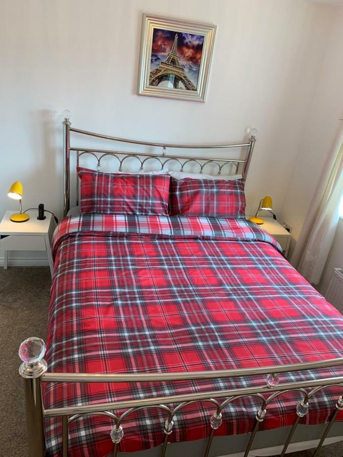 Hollybrae House Sleeps Up To 6 Holiday home Kirkcaldy